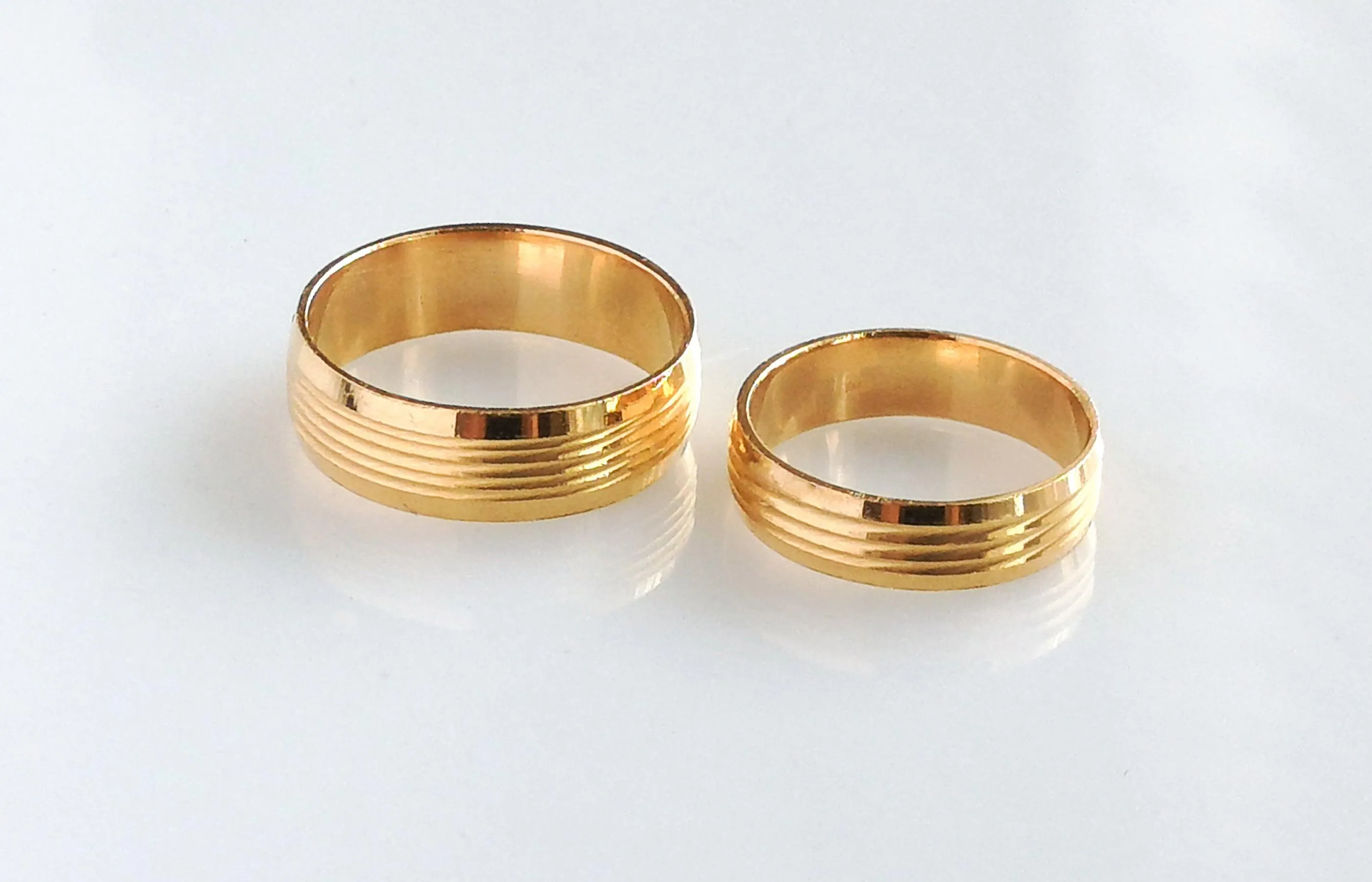 22ct Gold Diamond Cut Wedding Band 7874