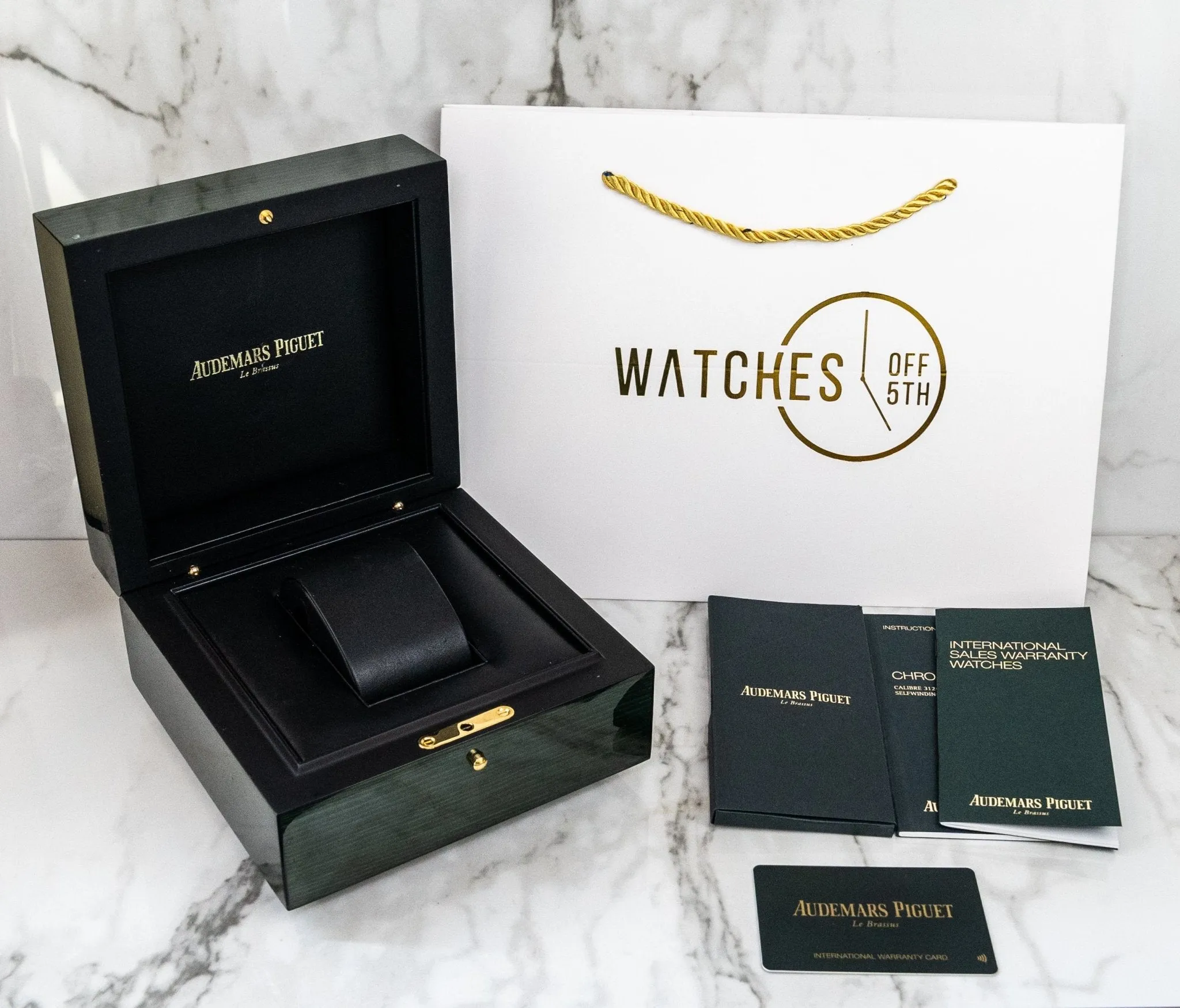 Audemars Piguet Royal Oak 33mm Quartz Rose Gold - Pave Diamond Dial, Case, Bezel and Bracelet (Ref# 67652OR.ZZ.1265OR.01)