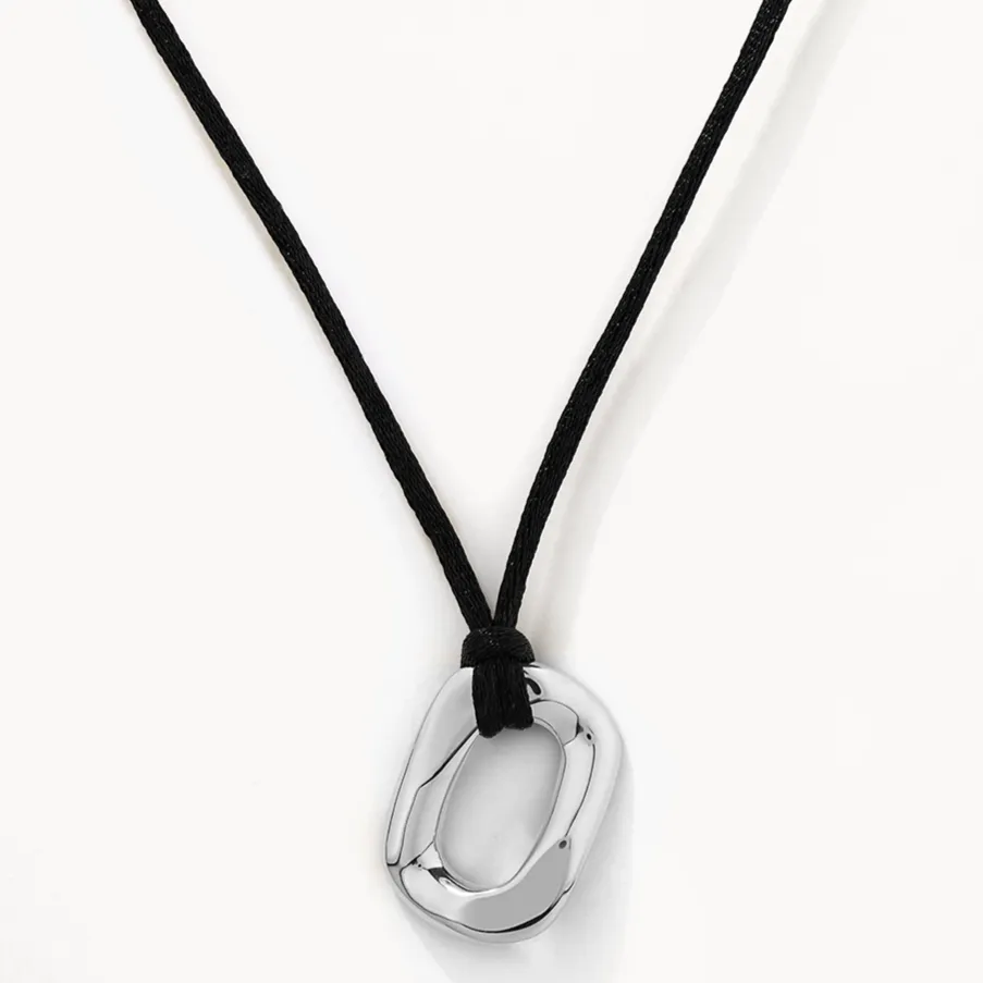 Chain Link Pendant Necklace in Silver