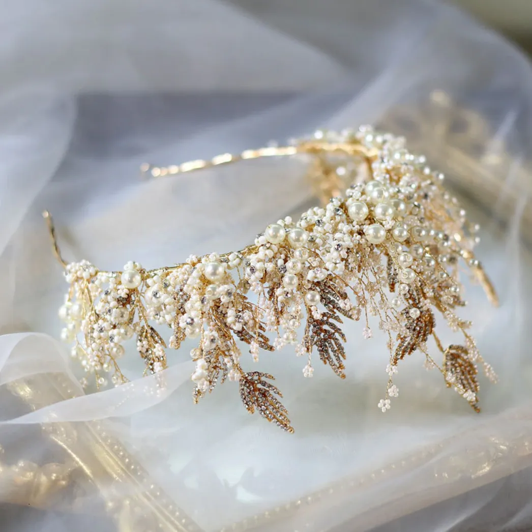Ethereal Charming Aphrodite Diadem