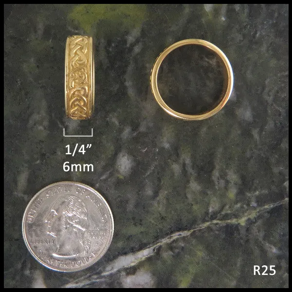 Heart Knot Band in Gold