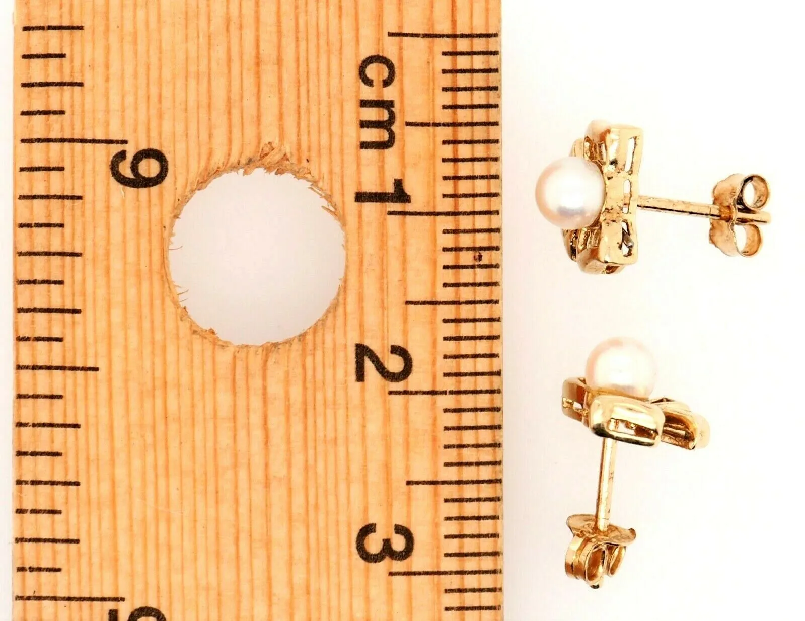 Pearl & 9ct Yellow Gold Bow Stud Earrings Fine Jewellery Pierced Ears