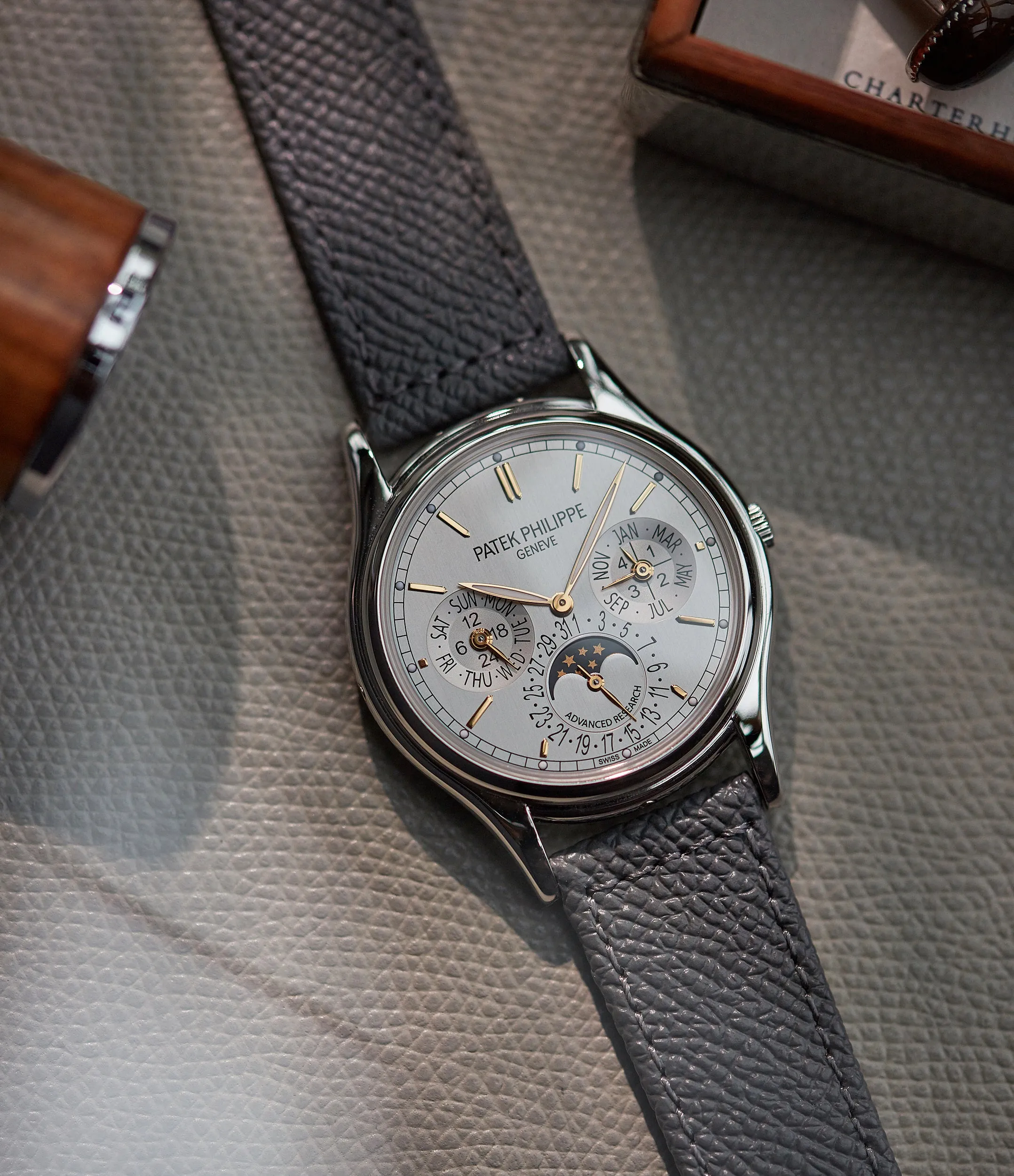 Perpetual Calendar 5550P-001 | Platinum