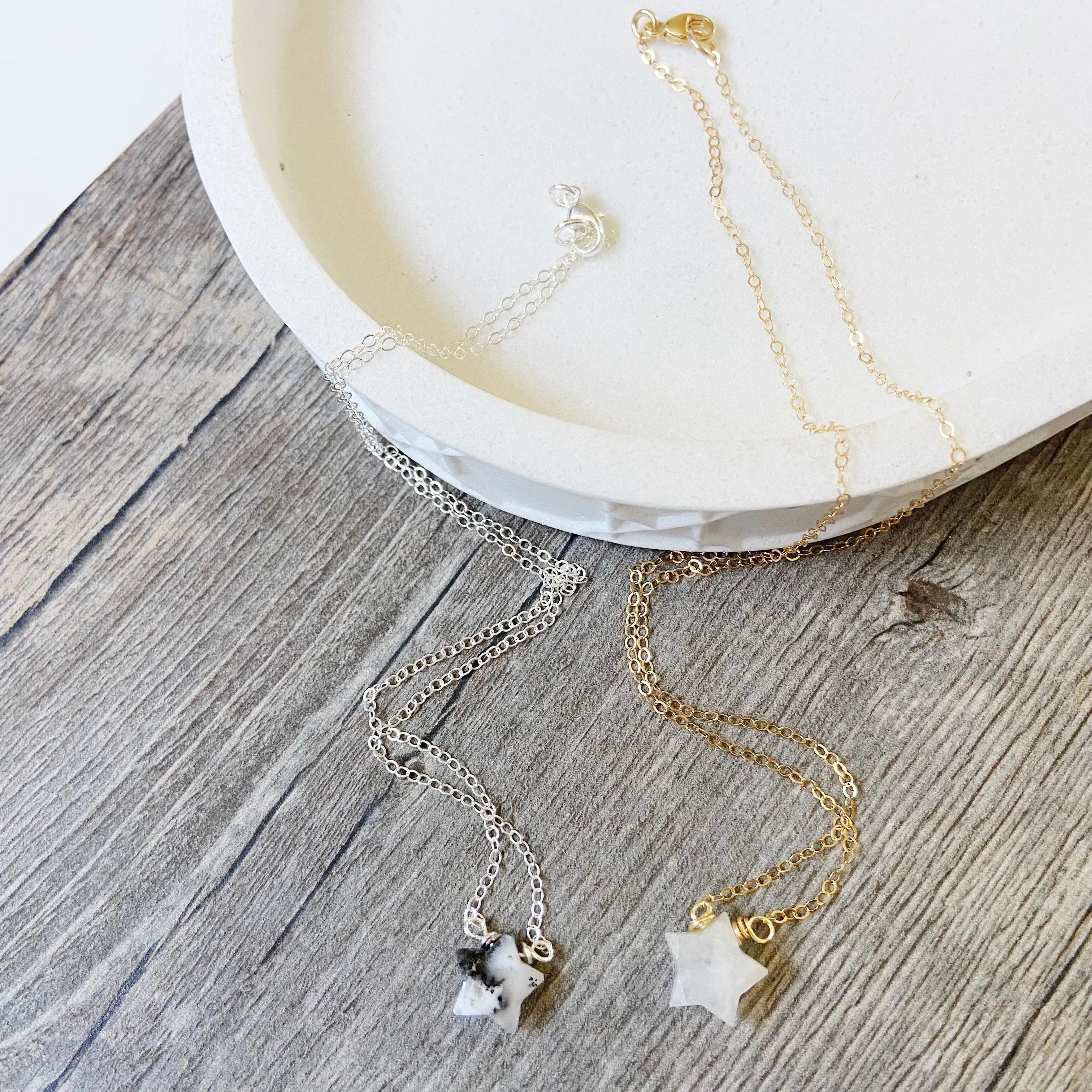 "The Universe" Star Shaped Gemstone Choker in Gold or Silver (16 inches)