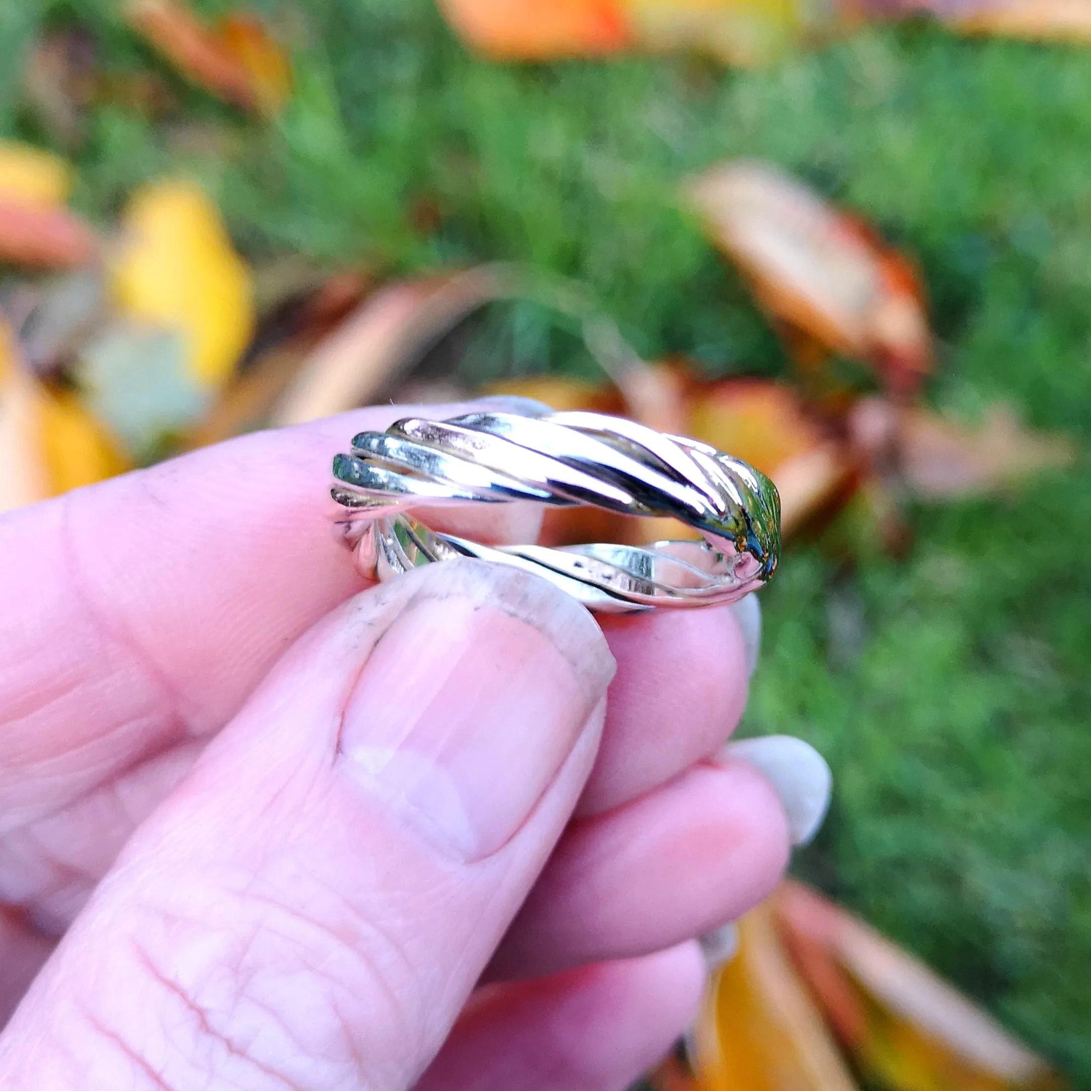 Rose   White Gold Twisted Wire Wedding Ring