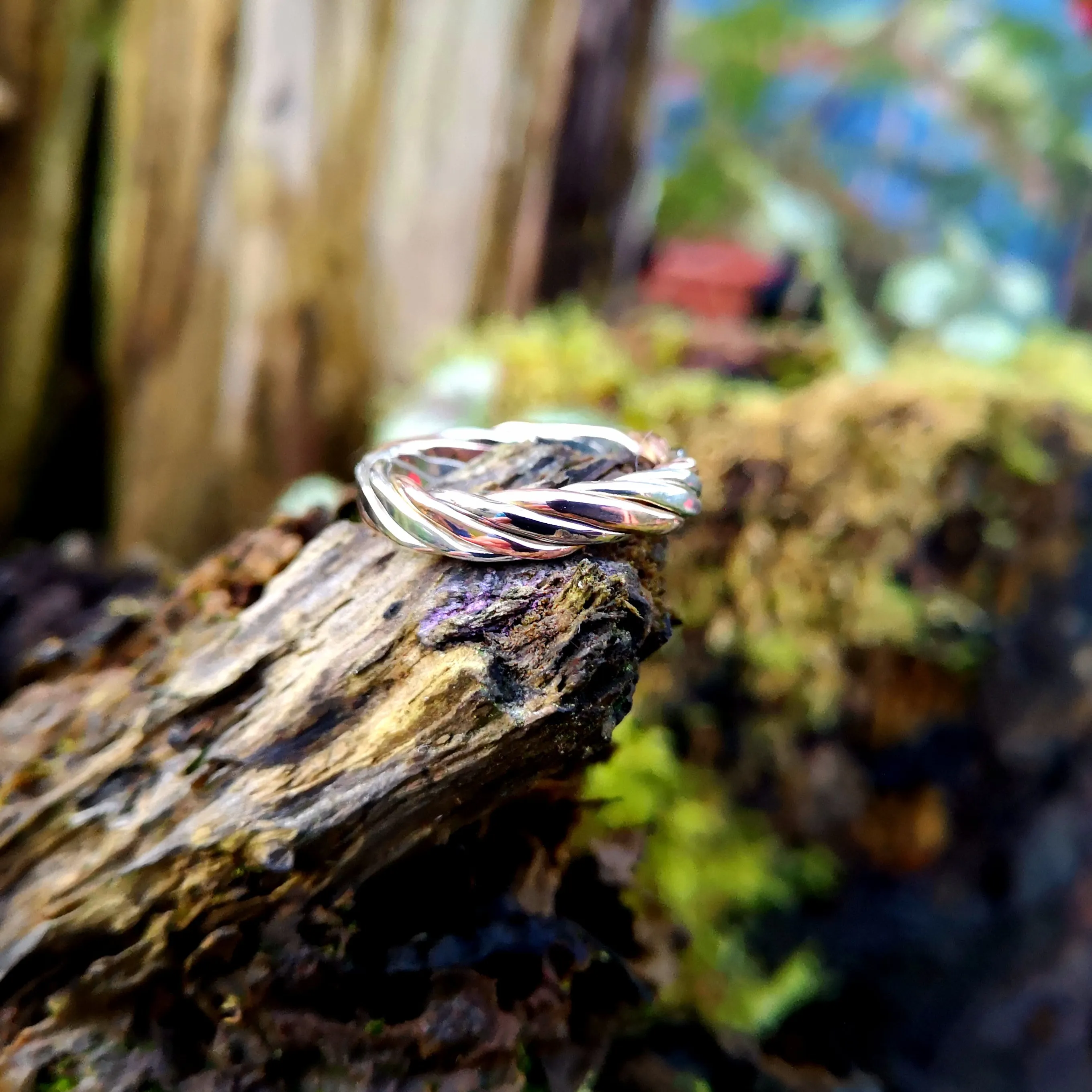 Rose   White Gold Twisted Wire Wedding Ring
