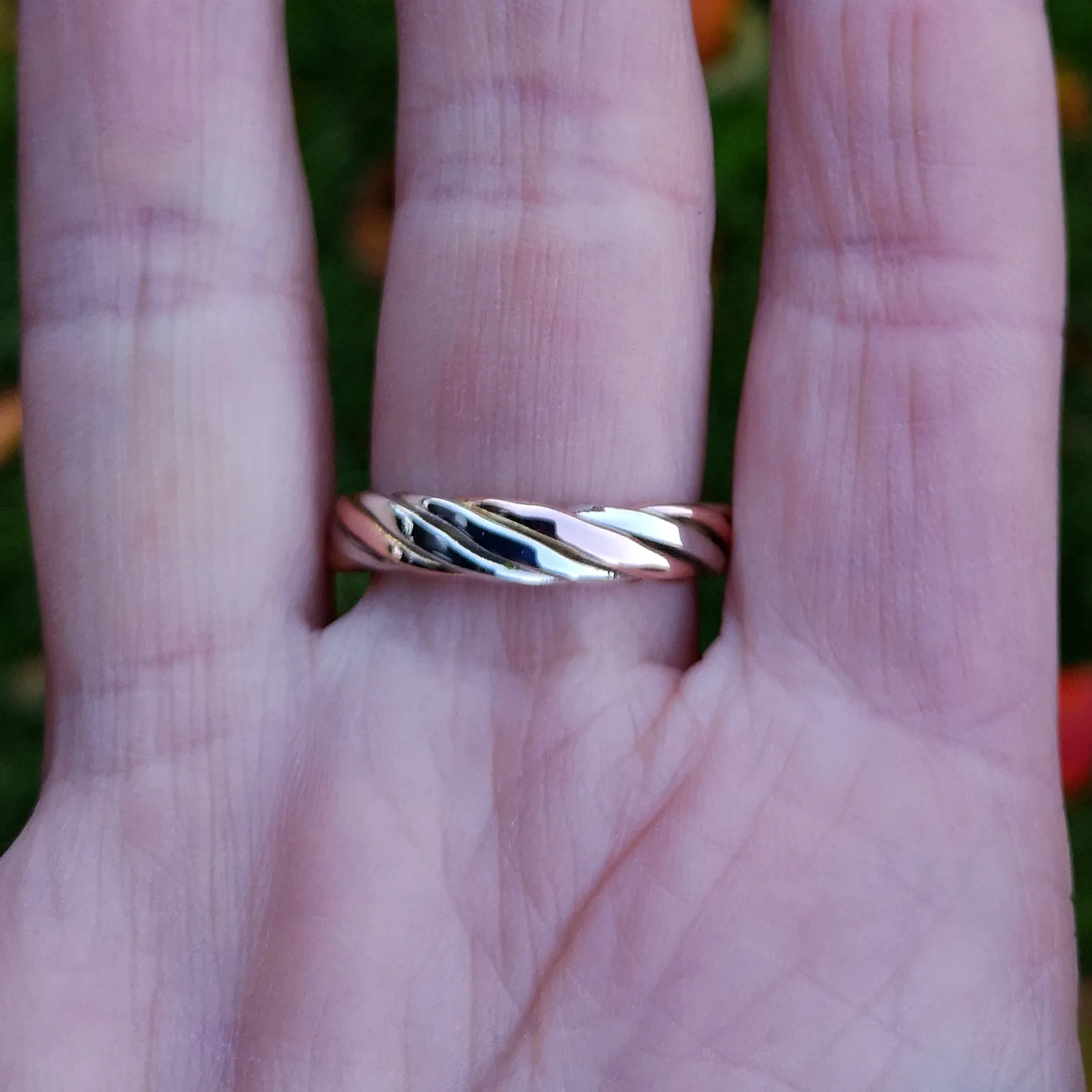 Rose   White Gold Twisted Wire Wedding Ring