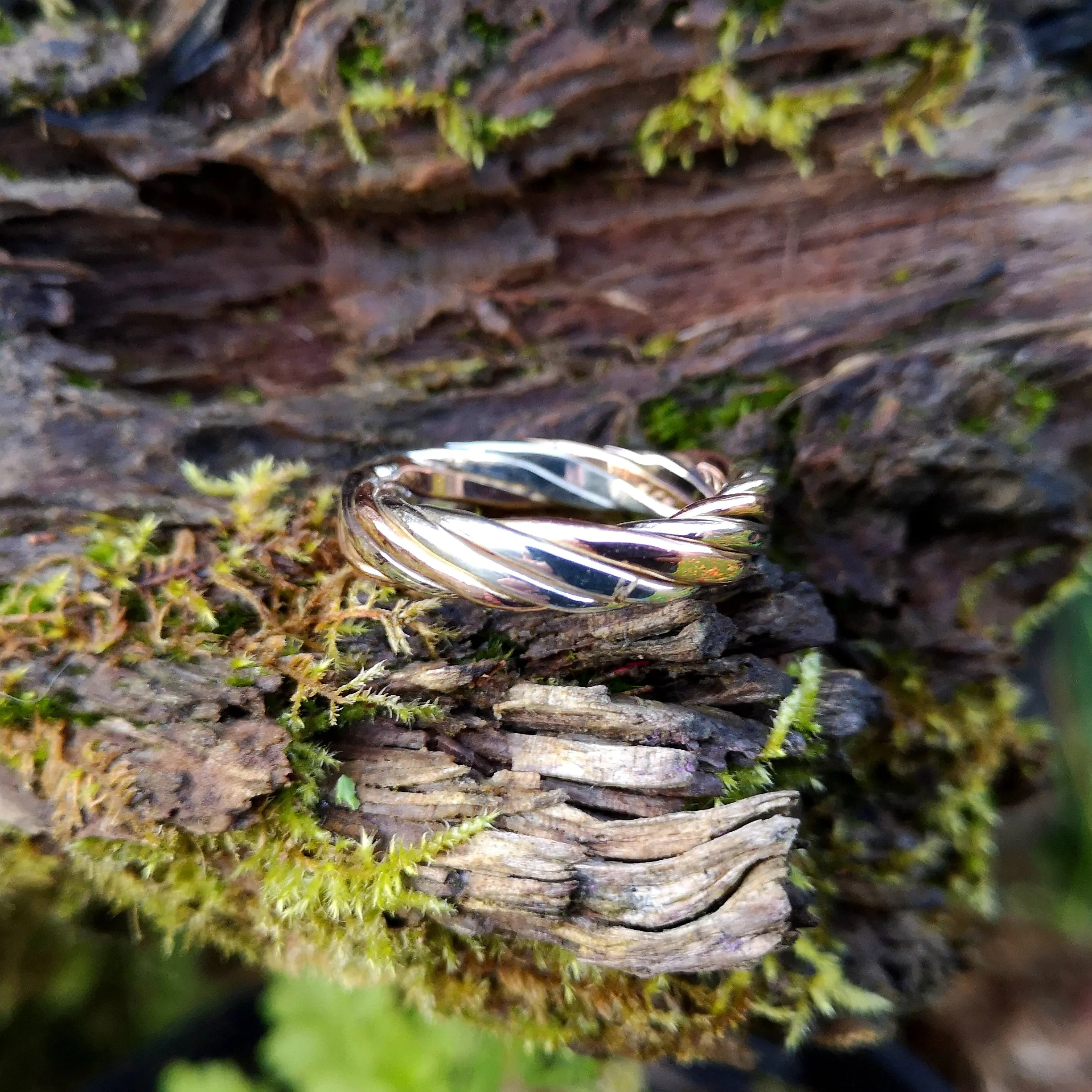 Rose   White Gold Twisted Wire Wedding Ring
