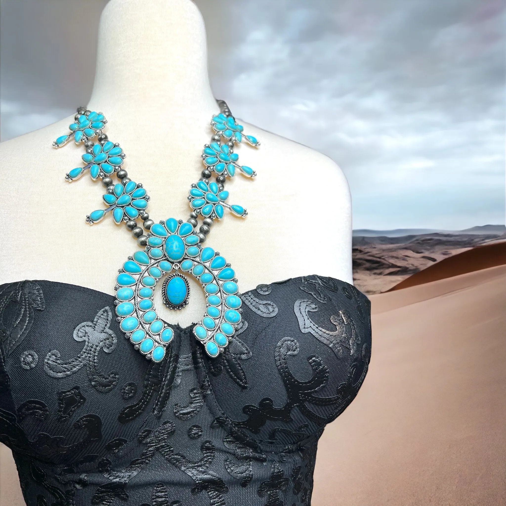Sol y Luna Blossom Necklace