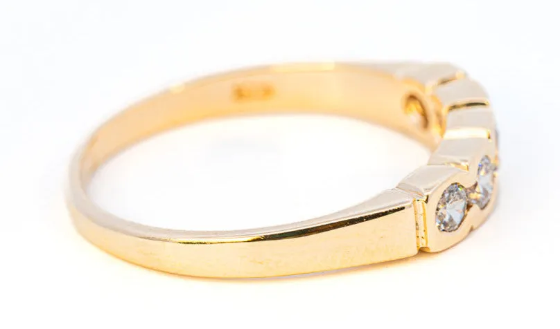 Stunning 9ct Yellow Gold 5-Stone Cubic Zirconia Ring