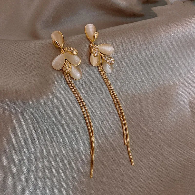 Temperament Silver Needle Cat Eye Tassel Earrings